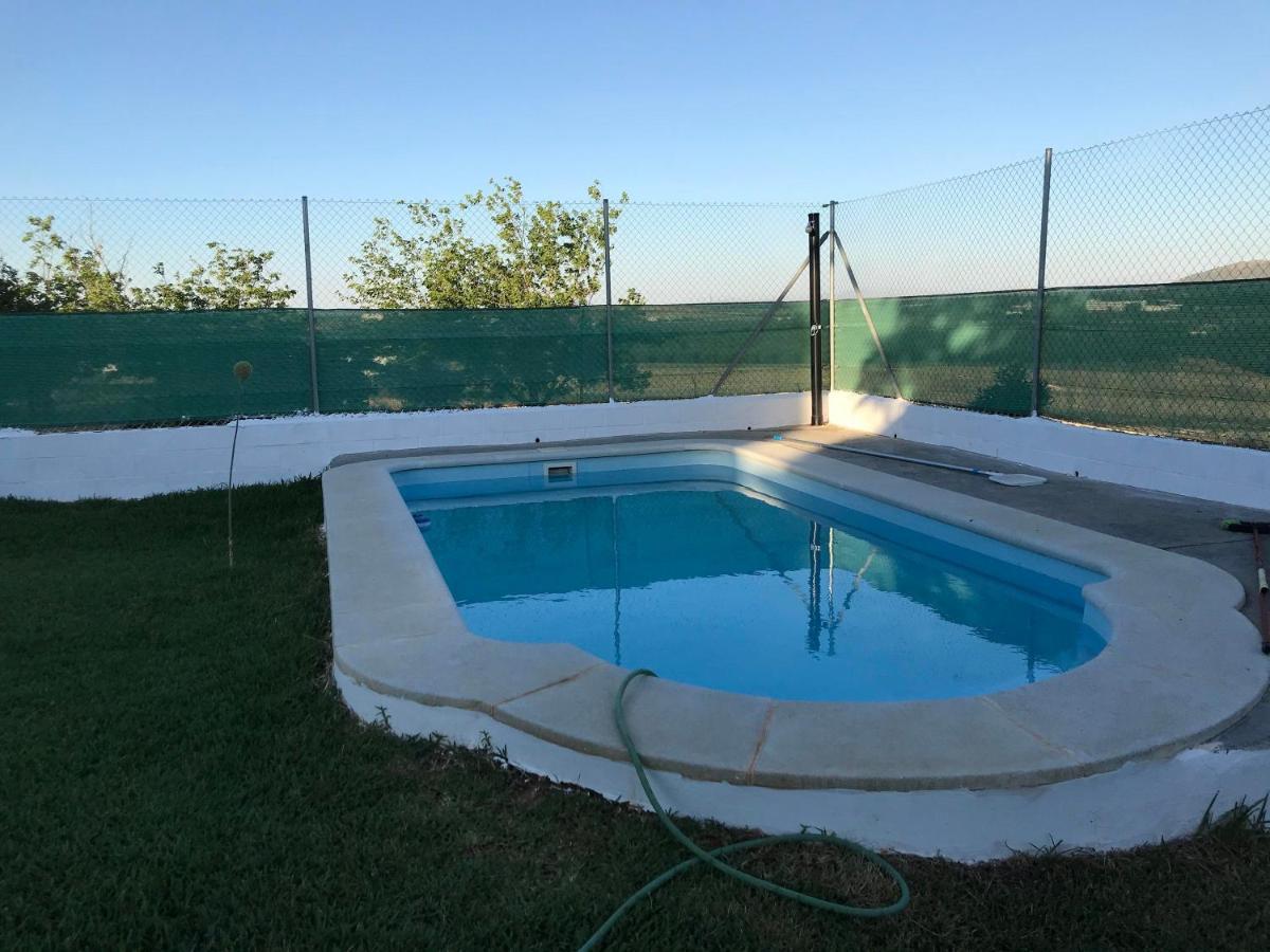 Вилла Cortijo Vista Alegre Фуэнте-де-Пьедра Экстерьер фото